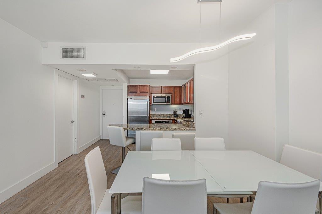 #1528 - Roney Palace — photo 10