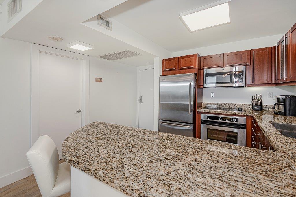 #1528 - Roney Palace — photo 12
