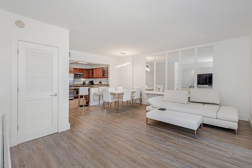 #1528 - Roney Palace — photo 8
