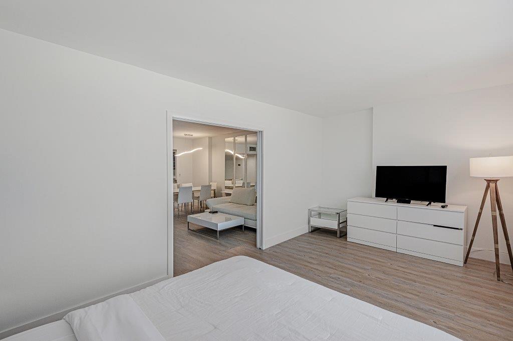 #1528 - Roney Palace — photo 18